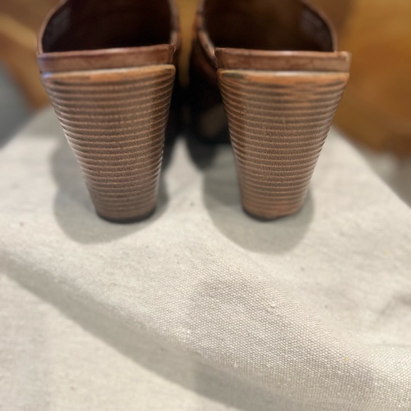 DANSKO  Rach Leather Clog Brown with braided trim. Very comfortable! - Picture 13 of 14